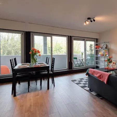 Apartment Terrasse, Renove Dans Le 15e Arr