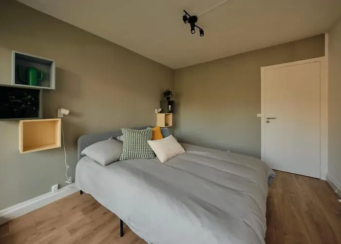 Terrasse, Renove Dans Le 15e Arr * Parijs